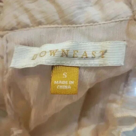 Downeast Women's Beige Acrylic/Poly/Nylon Sunny Day Chic Ruffle Trim Knit Top - Picture 10 of 10